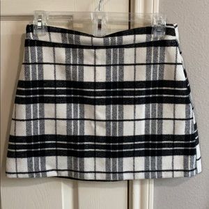 Black and white plaid skirt size S